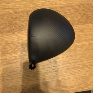 Cobra Dark Speed LS 8° Driver Head Only Golf with Headcover & Weight - Picture 1 of 4