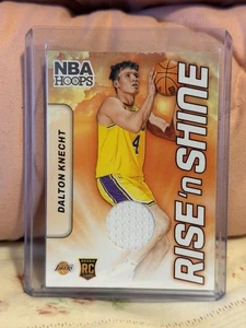 2024-25 Panini NBA Hoops Rise N Shine Memorabilia Dalton Knecht #RSM (MEM, RC) - Bild 1 von 2