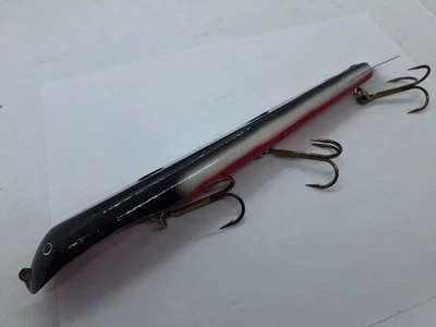 10" Suick Thriller Non Weighted Black White Red Wood Jerkbait Musky Lure - Image 1 of 4