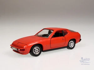 1:43 Schuco Modell 301628 Porsche 924 Coupe rot Oldtimer Diecast - Picture 1 of 5