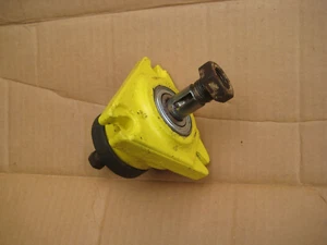 John Deere 110 140 210 212 214 300 316 318 332 265- rebuilt mower spindle M11031 - Picture 1 of 1