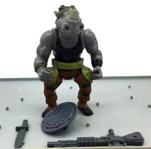 Modellino Playmates TMNT Rock Steady vintage 1988 completo - Foto 1 di 7
