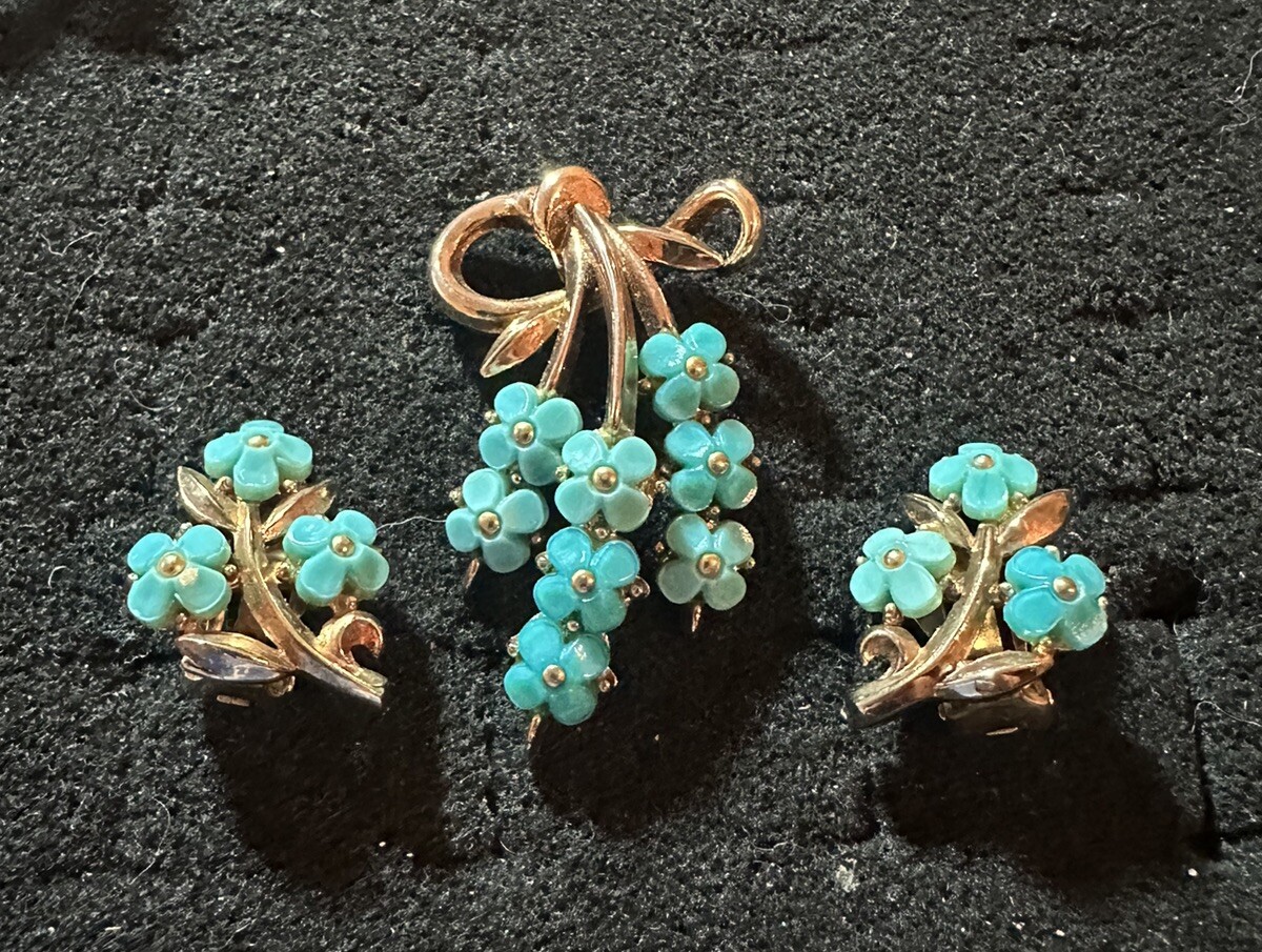 レア　TRIFARI ヴィンテージ　ターコイズ　カボション ブローチ TRIFARI（トリファリ）☆ターコイズ てんとう虫／カブトムシの