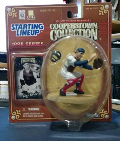 Starting Lineup Cooperstown Collection MLB 1998 Series Yogi Berra NY YANKEES NIB Cover