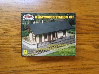 MAYWOOD STATION KIT TAN W/ BROWN TRIM   ATLAS  2848 N Scale - Image 1 of 4