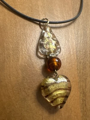 Collar Colgante Corazón Vidrio Estilo Murano Lámina de Oro Cordón de Goma Ajustable Foto 1 de 3
