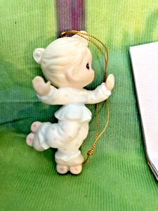 VINTAGE ADORABLE PRECIOUS MOMENTS 1990 - GLIDE THROUGH THE HOLIDAYS In Box - Picture 1 of 9