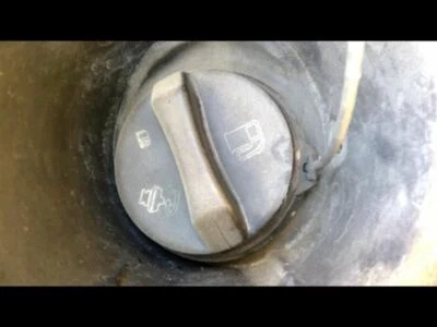 Buick Lacrosse 2010 tapa de combustible 339530 Foto 1 de 4