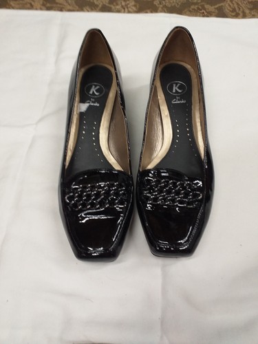 Scarpe piatte Clarks K nere in pelle verniciata taglia UK 5 5 D non indossate