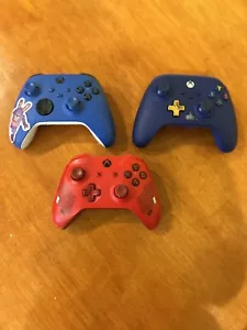 Set It 3 Microsoft Xbox Controllers.2 Wireless Red, Sport Blue, &a Da Blue Wired - Picture 1 of 15