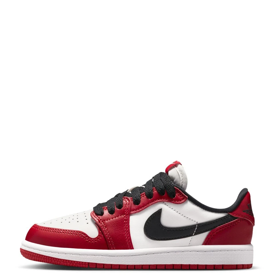 Jordan 1 Retro Bajo OG Varsity Rojo/Negro-Blanco Cumbre (HQ6997 600) para niños pequeños Foto 1 de 4