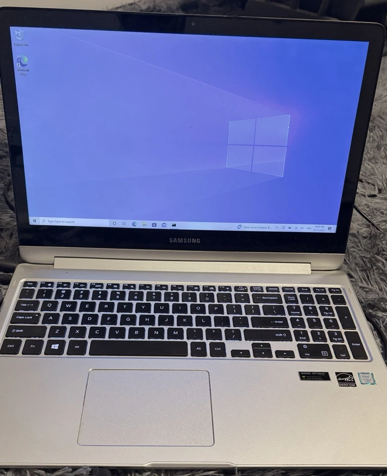 Samsung Notbook 7 Spin NP740U5L-Y02US LCD Touchscreen 15.6 Inch Laptop - Image 1 of 4