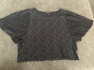  Victorias Secret Black Lace Cropped Top Size Size Medium  - Picture 1 of 2