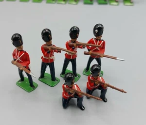 Britains Toy Soldiers The Royal Fusiliers 1990 X 6 VGC - Picture 1 of 5