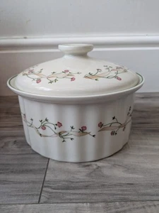 Johnson Brothers Deep Eternal Beau Casserole Dish With Lid 22cm Diameter 7cm Dee - Picture 1 of 12