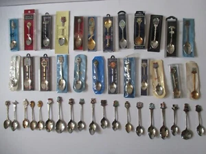 Collection of 43 Collectable Souvenir Spoons Pre-Owned - Foto 1 di 12