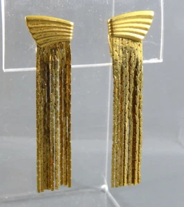 Vintage CROWN TRIFARI Clip-On Earrings GOLD TONE FAN w/CHAIN FRINGE DANGLES - Picture 1 of 4