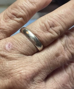 Sterling Silver Simple Ring Band, Marked .925, UNISEX, Size 8 - Picture 1 of 6