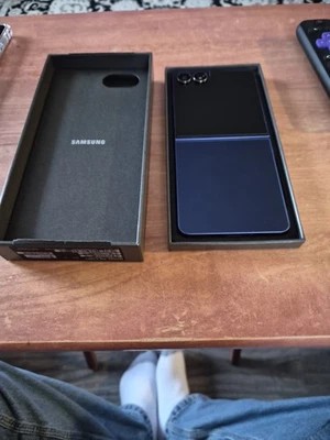 Smartphone Samsung Z Fold 7 256GB Desbloqueado, ¡NUEVO! *LEER*LEER* Foto 1 de 2