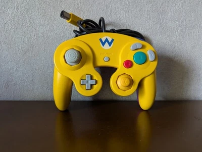 Club Nintendo limited color GameCube Controller Wario Yellow Purple GC DOL-003 - Image 1 of 4