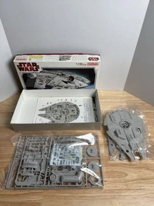 FINEMOLDS STAR WARS MILLENNIUM FALCON "RARE" KIT# SW-11 NEW IN OPEN BOX - Picture 1 of 10