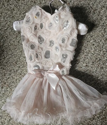 PawPatu LT. Vestido Tutú Rosa Rosas Volantes Satén Lazo Cachorro Perro M 13-20 # Nuevo Foto 1 de 4