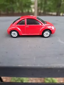 Maisto Volkswagen New Beetle RED 1:64 Diecast Loose - Picture 1 of 6