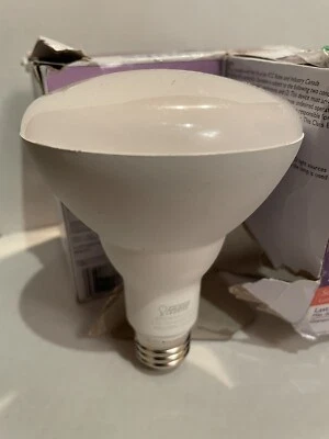 3 Philips LED Dimmable 7.2W LED = 65W Soft White 650 Brightness bulb BR30 457044 - Image 1 of 4