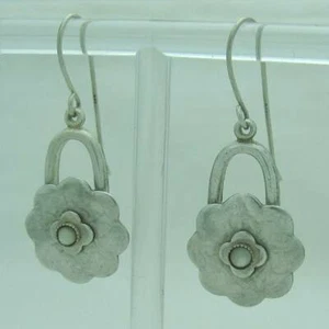 PRETTY ESTATE MOTHER OF PEARL STERLING SILVER FLOWER PADLOCK DROP EARRINGS, 1.5" - Bild 1 von 6