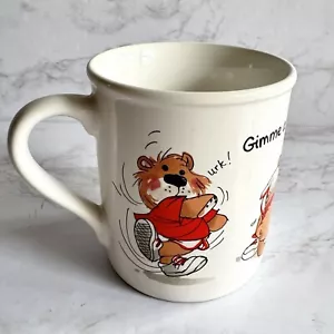 Taza de oso ejercitador Suzy's Zoo Suzy Spafford de colección "¡Dame un descanso! Me lo merezco” - Imagen 1 de 9