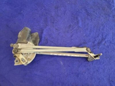 2014-2017 Chevrolet SS 6.2L Sedan Windshield Wiper Linkage Motor 2372 - Image 1 of 4