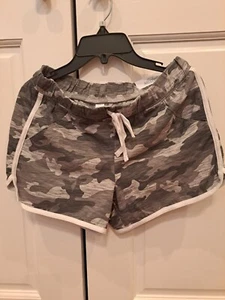 Justice Girls Active Shorts Dolphin Athletic Size 14-16 NWT Gray Camo - Picture 1 of 3