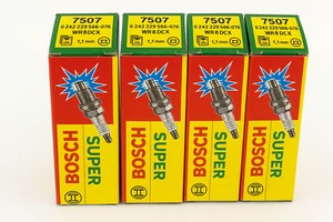 Lot of 4 Genuine Bosch Super Cu-Electrode Spark Plugs 7507 WR8DCX - Picture 1 of 9