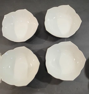 White lotus bowl approx 5 3/4" diameter x 2" tall (set of 4) VGC - Picture 1 of 5