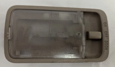 Luz domo carga trasera original Nissan Altima 2002 2003 2004 2005 2006 Foto 1 de 2