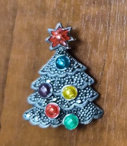 Prendedor/broche vintage de plata de ley 925 con marcasita y esmalte para árbol de Navidad - Imagen 1 de 10