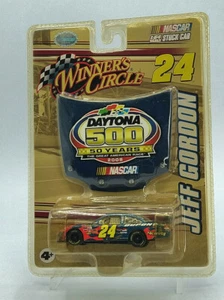JEFF GORDON #24 Daytona 500 Diecast Car w/Hood 1:64 2008 New - Picture 1 of 3