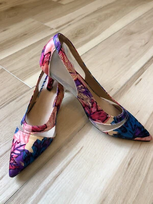 Bombas vintage años 80 malla colorida brillante punta puntiaguda recortada seda botánica 40 EE. UU. 9 Foto 1 de 4