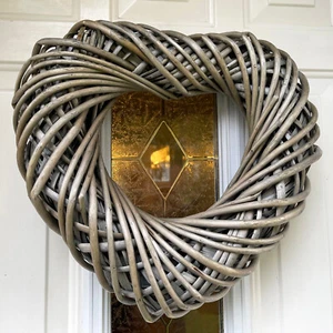 Wicker Love Heart Wreath Antique Wash Grey Woven Wood Wall Door Hanging Decor A - Picture 1 of 7
