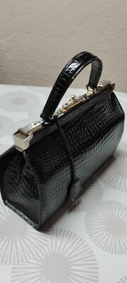 Sac à main vintage noir, en véritable crocodile. Bon état. bonne qualité. - Photo 1/4