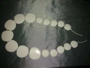 Vintage plastic Bakelite? Lucite? Not sure white necklace - Picture 1 of 4