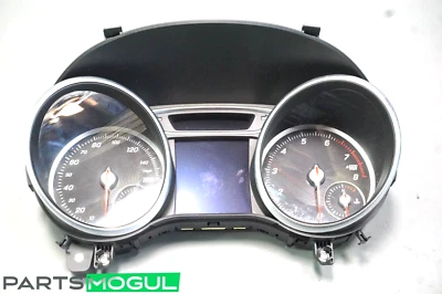 Cuadro de instrumentos velocímetro medidor odómetro fabricante de equipos originales Mercedes W117 CLA250 14-18 Foto 1 de 4