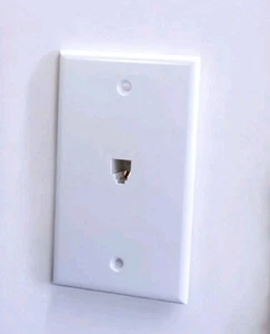 White Flush Wall Plate for Telephones, Answering Machines, And Fax Machine - Zdjęcie 1 z 1
