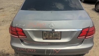 Tapa de cubierta usada se adapta a: Mercedes-benz Mercedes clase e 212 2014 tipo SDN grado E250 Foto 1 de 4