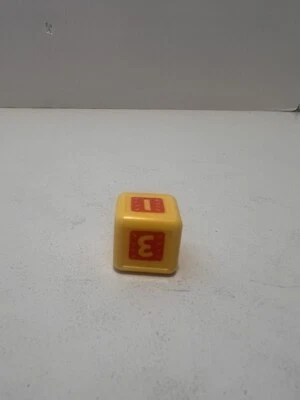 THE GRAPE ESCAPE Board Game 1992 One Rolling Dice Yellow Replacement Part - Image 1 of 3