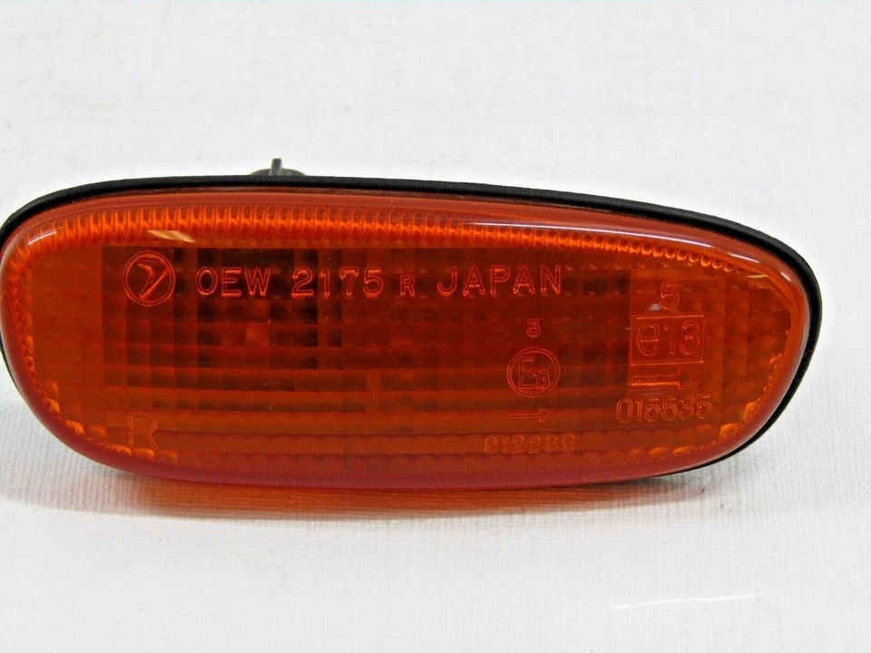 2000 - 2007 斯巴鲁 Impreza 转向信号灯右翼挡泥板 OEW2175 原始设备制造商 — 第 1/3 张图片