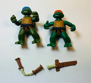 2 x TMNT 2004 Tortugas Pequeñas Adolescentes Mutantes Tortuga Ninja Leonardo y Miguel Ángel - Imagen 1 de 7