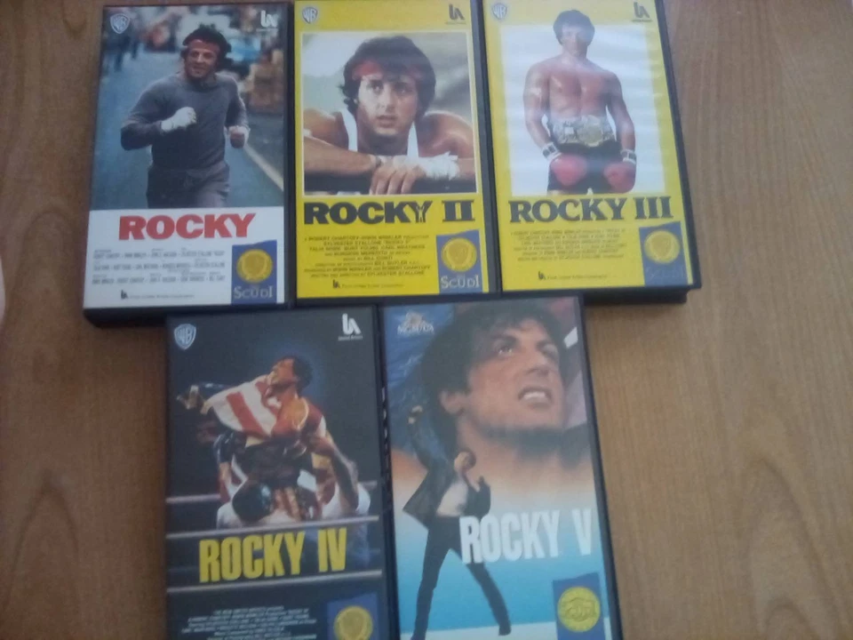 rocky 1- 2 - 3 - 4 - 5 vhs warner bros gli scudi - Immagine 1 di 1