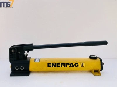 ENERPAC P392 TWO-SPEED HYDRAULIC HAND PUMP 700 BAR/ 10,000 PSI #10 - Image 1 of 4