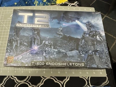 T2 Judgment Day Model Kit – Pegasus Hobbies T-800 Endoskeletons 1/32 Scale - Image 1 of 4